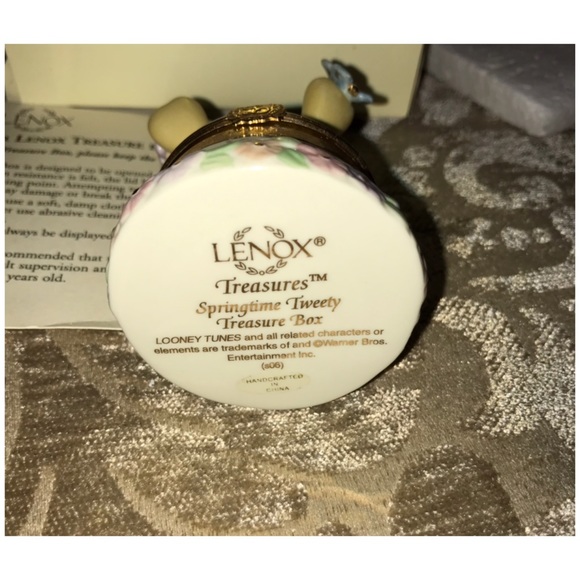 Springtime Tweety Classic Looney Tunes by LENOX - Picture 6 of 8